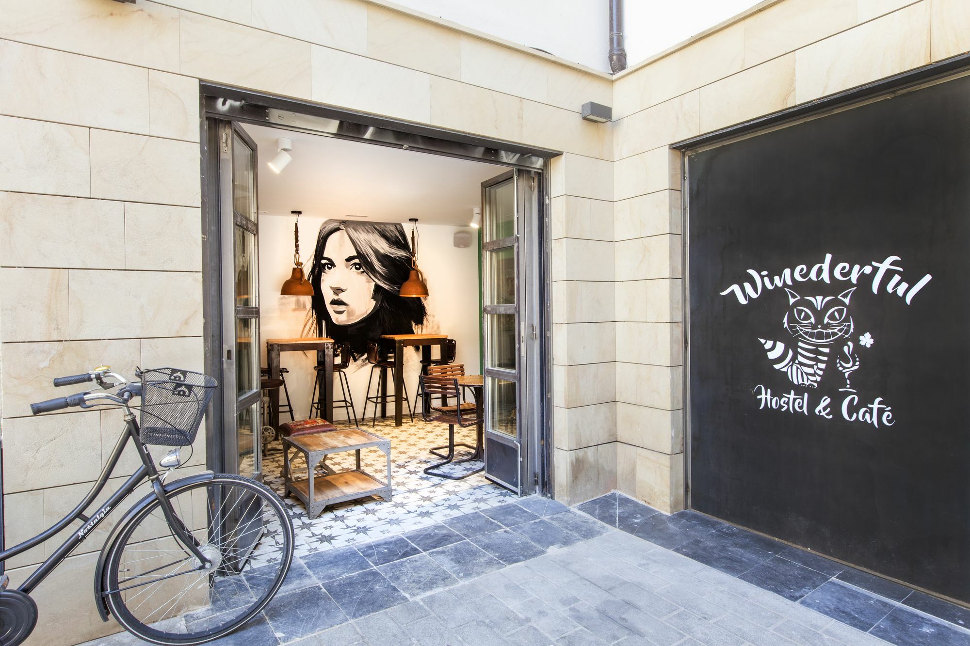 Winederful Hostel & Cafe Logrono Exterior photo